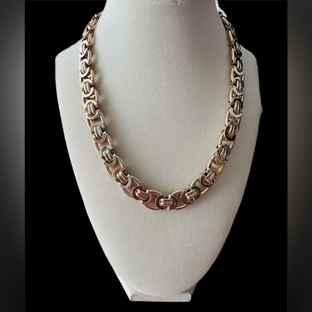 #39 Banana Republic Link Chain Gold Tone 18 inch - Like New - Picture 1 of 3